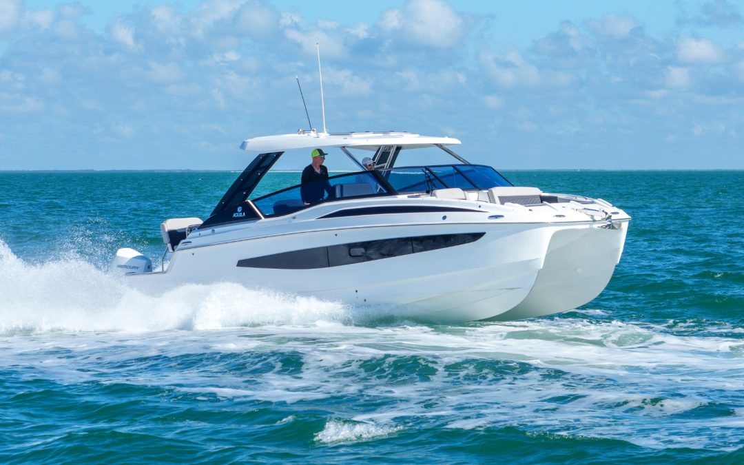 Aquila 32 Sport : le catamaran moteur incontournable arrive dans la Caraïbe !